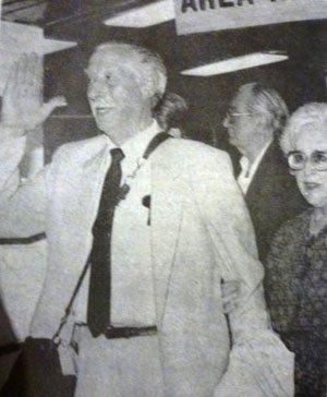 Don Edgardo Enríquez y su esposa Raquel a su llegada de regreso a Chile en 1989