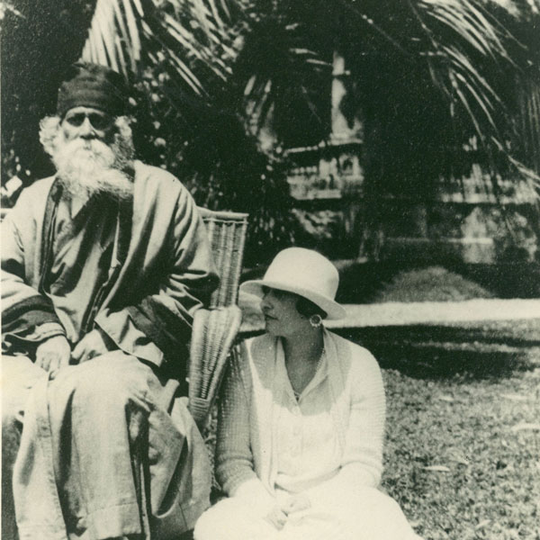 Victoria Ocampo y Tagore en la costa de San Isidro
