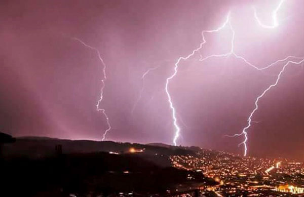 El rayo y tormenta eléctrica en Cusco