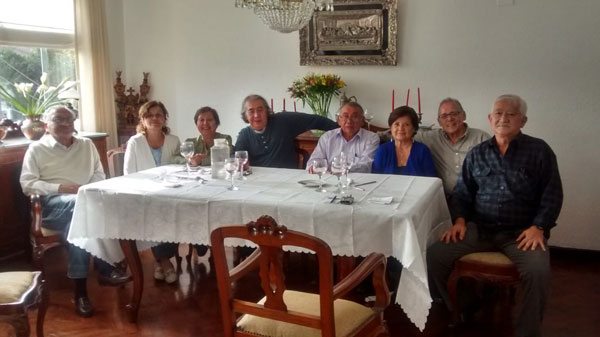 De izquierda a derecha: César Delgado, Hilda Tísoc, Elsa Agüero, Ricardo Melgar, Juan Maldonado, Manuela Gálvez, Mario Villegas y Mauro Higa, Lima, 2016.