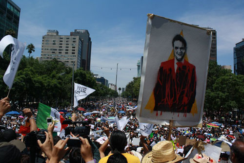 Imagen 2. Marcha Anti Peña Nieto, 19 de mayo 2012. (Foto Joel Ortega)