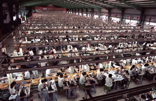 Imagen 4. “Sweatshop” china que manufactura para Apple. ©BBC
