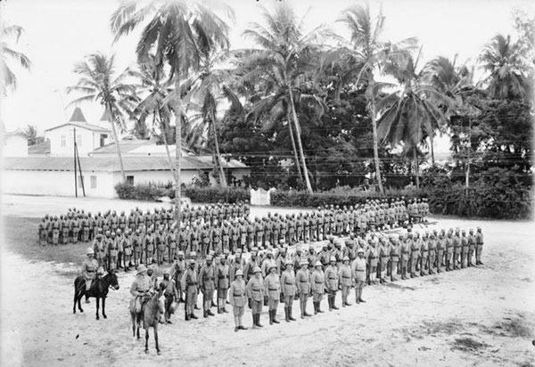 Askaris. Soldados coloniales en el África oriental alemana durante la Primera Guerra Mundial.