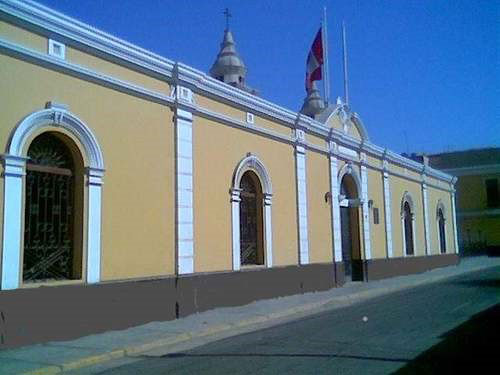 Universidad Nacional San Luis Gonzaga de Ica. Local Central (Antiguo local del Colegio)