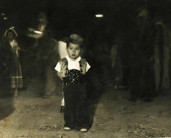 Ricardo de 3 años con disfraz, Carnavales de Lima, 1949