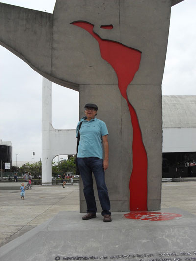 Ricardo Melgar Bao en el Memorial de América Latina