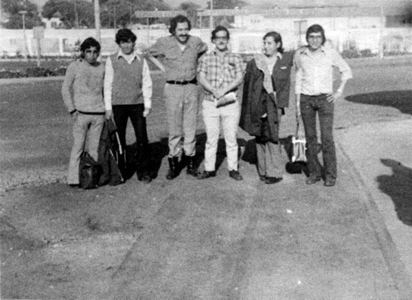Ricardo Melgar Bao (tercero de izquierda a derecha). Huando, 1972